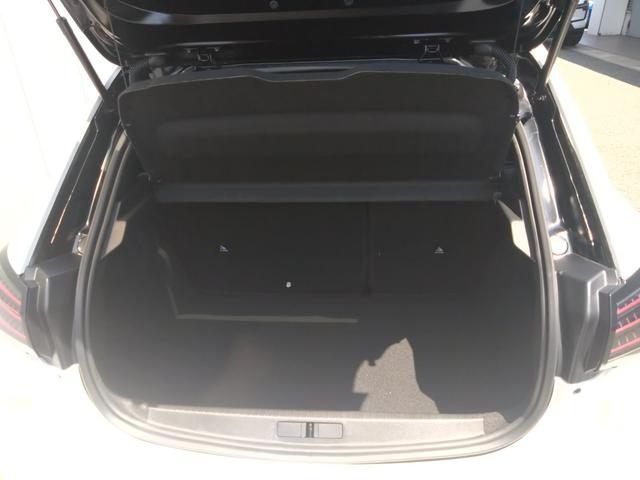 208 GT フルLEDヘッドライト 10インチタッチスクリーン アップルカープレイ アンドロイドオート バックカメラ クリアランスソナー 衝突軽減 ACC スマートキー ワイヤレスチャージ 純正17インチAW(19枚目)