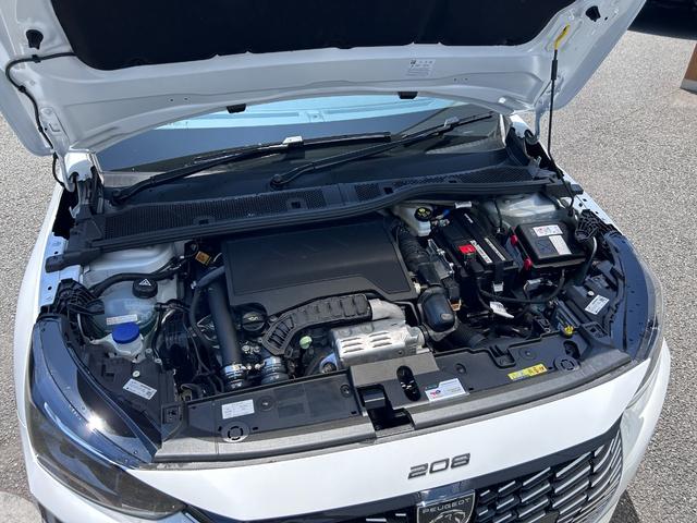 208 GT フルLEDヘッドライト 10インチタッチスクリーン アップルカープレイ アンドロイドオート バックカメラ クリアランスソナー 衝突軽減 ACC スマートキー ワイヤレスチャージ 純正17インチAW(20枚目)