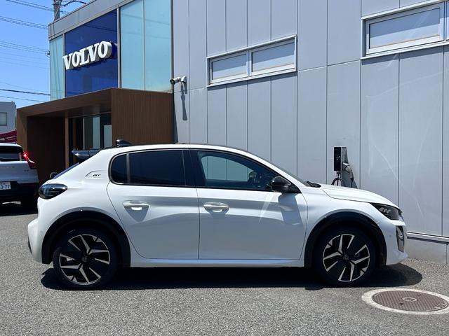 208 GT フルLEDヘッドライト 10インチタッチスクリーン アップルカープレイ アンドロイドオート バックカメラ クリアランスソナー 衝突軽減 ACC スマートキー ワイヤレスチャージ 純正17インチAW(43枚目)