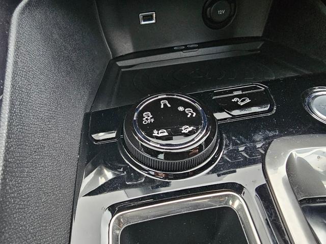 3008 GTライン 純正フルセグナビ ハーフレザー ACC LEDライト 衝突軽減B 電動リアゲート バックカメラ レーンキープ オートライト ブラインドスポットモニター ETC 純正18インチAW(23枚目)