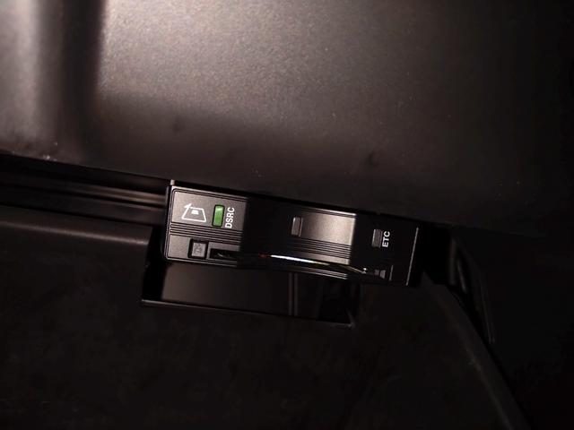 ジープ・コンパス リミテッド キセノンライト 純正フルセグナビ カープレイ アンドロイドオート ハーフレザー ACC バックカメラ 電動リアゲート レーンキープ パークソナー ブラインドスポット シートヒーター 純正18インチAW(17枚目)