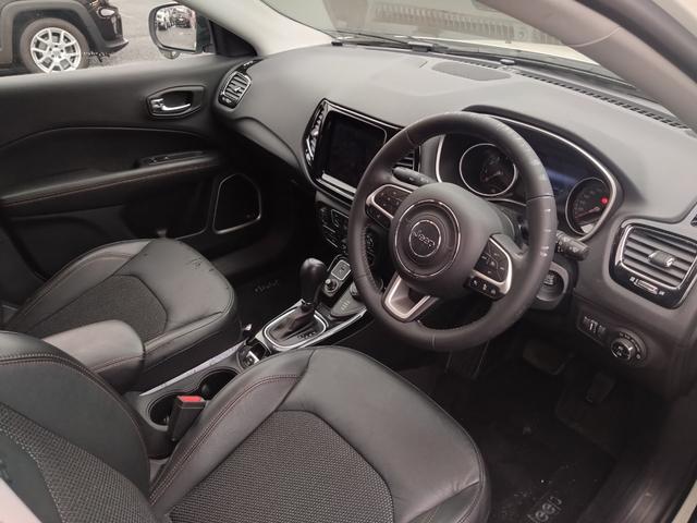 ジープ・コンパス リミテッド キセノンライト 純正フルセグナビ カープレイ アンドロイドオート ハーフレザー ACC バックカメラ 電動リアゲート レーンキープ パークソナー ブラインドスポット シートヒーター 純正18インチAW(49枚目)