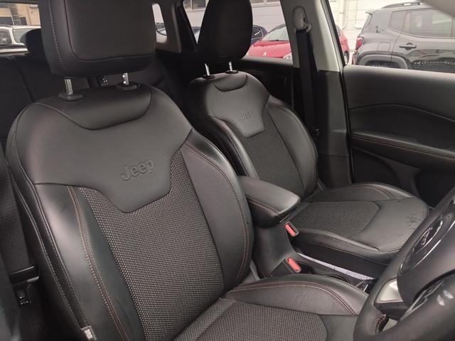 ジープ・コンパス リミテッド キセノンライト 純正フルセグナビ カープレイ アンドロイドオート ハーフレザー ACC バックカメラ 電動リアゲート レーンキープ パークソナー ブラインドスポット シートヒーター 純正18インチAW(50枚目)