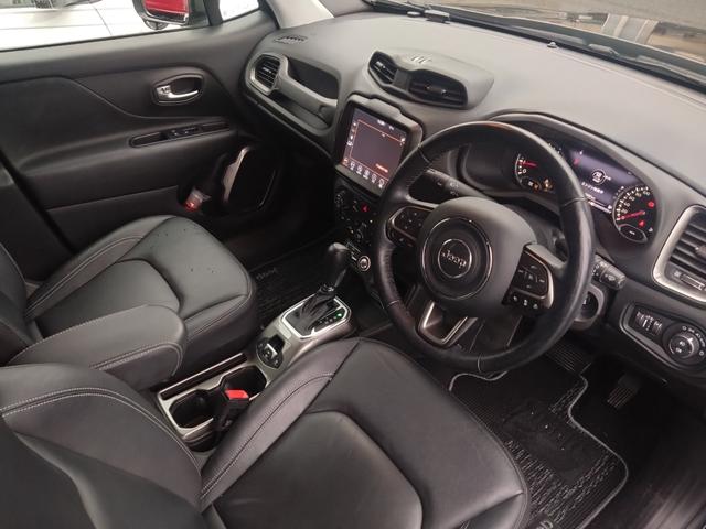 ジープ・レネゲード リミテッド 黒レザー LEDライト カープレイ アンドロイドオート ACC 衝突軽減 シートヒーター 純正グルセグナビ バックカメラ パークソナー ステアリングヒーター ブラインドスポット ETC 純正17AW(9枚目)