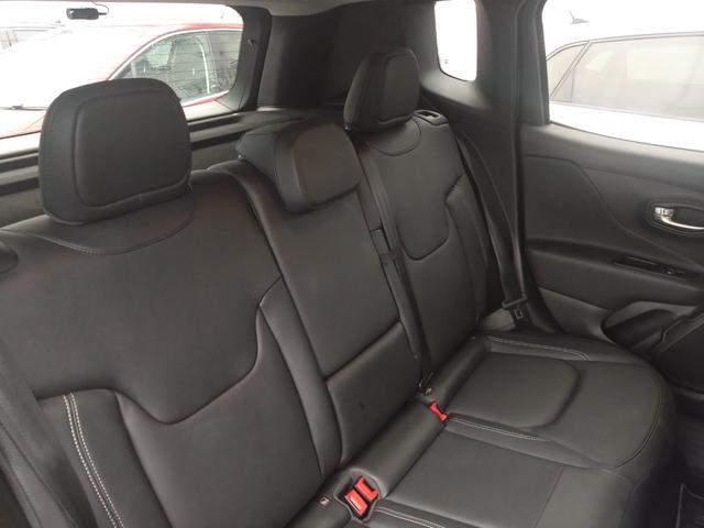 ジープ・レネゲード リミテッド 黒レザー LEDライト カープレイ アンドロイドオート ACC 衝突軽減 シートヒーター 純正グルセグナビ バックカメラ パークソナー ステアリングヒーター ブラインドスポット ETC 純正17AW(18枚目)