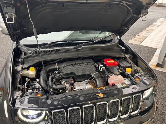 ジープ・レネゲード リミテッド 黒レザー LEDライト カープレイ アンドロイドオート ACC 衝突軽減 シートヒーター 純正グルセグナビ バックカメラ パークソナー ステアリングヒーター ブラインドスポット ETC 純正17AW(21枚目)