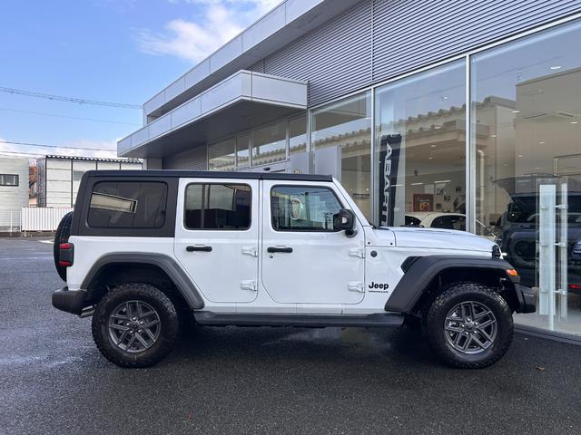 ジープ・ラングラーアンリミテッド スポーツ 後期モデル LEDライト 純正ナビ(7枚目)