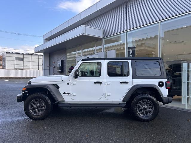 ジープ・ラングラーアンリミテッド スポーツ 後期モデル LEDライト 純正ナビ(8枚目)