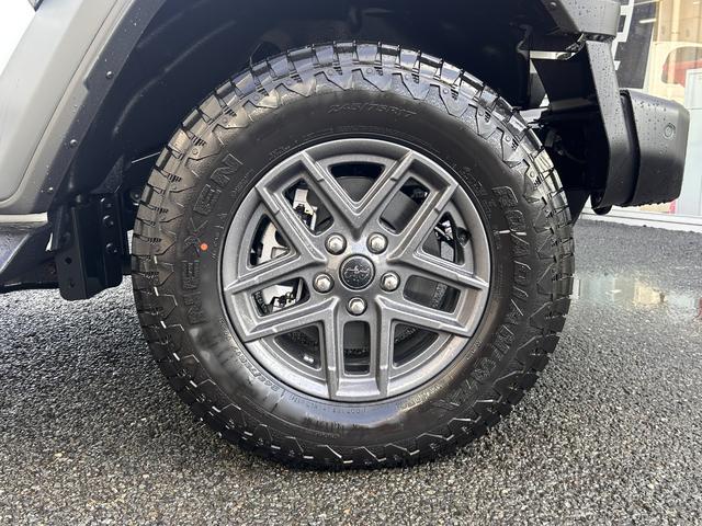 ジープ・ラングラーアンリミテッド スポーツ 後期モデル LEDライト 純正ナビ(23枚目)