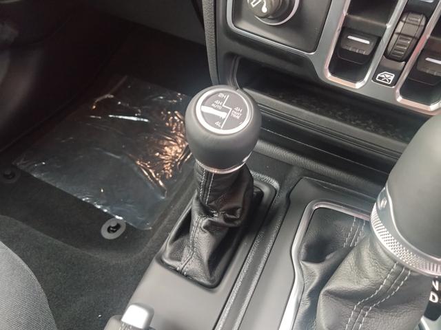 ジープ・ラングラーアンリミテッド スポーツ 後期モデル LEDライト 純正ナビ(26枚目)