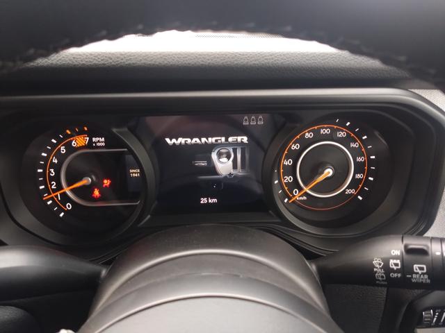 ジープ・ラングラーアンリミテッド スポーツ 後期モデル LEDライト 純正ナビ(56枚目)