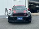 ＭＩＮＩ ジョンクーパーワークス　クロスオーバー　インテリジェントセーフティー　ハーフレザー　純正ナビ　ＡＣＣ　電動リアゲート　シートヒーター　パークソナー　衝突軽減ブレーキ　ＬＥＤライト　ＥＴＣ　純正１９インチＡＷ（2枚目）