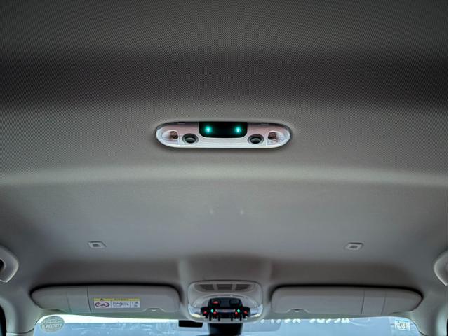 ＭＩＮＩ クーパーＤクロスオーバーオール４エッセンシャルトリム　純正ナビ　バックカメラ　ＬＥＤヘッドライト　オートライト　フロントフォグランプ　ユニオンジャックテールランプ　オートワイパー　電動リアゲート　ＥＴＣ２．０車載器　純正１８インチホイール　シートヒーター（21枚目）