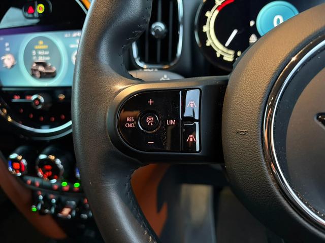 ＭＩＮＩ クーパーＤクロスオーバーオール４エッセンシャルトリム　純正ナビ　バックカメラ　ＬＥＤヘッドライト　オートライト　フロントフォグランプ　ユニオンジャックテールランプ　オートワイパー　電動リアゲート　ＥＴＣ２．０車載器　純正１８インチホイール　シートヒーター（24枚目）