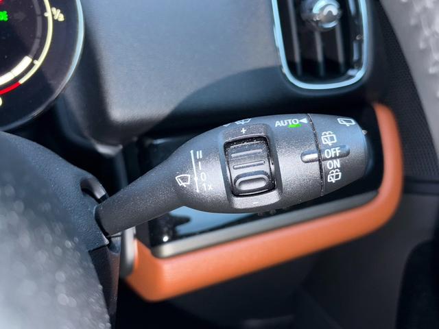 ＭＩＮＩ クーパーＤクロスオーバーオール４エッセンシャルトリム　純正ナビ　バックカメラ　ＬＥＤヘッドライト　オートライト　フロントフォグランプ　ユニオンジャックテールランプ　オートワイパー　電動リアゲート　ＥＴＣ２．０車載器　純正１８インチホイール　シートヒーター（26枚目）