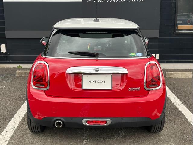 ＭＩＮＩ クーパー　純正ナビ　バックカメラ　ＬＥＤヘッドライト　オートライト　フロントフォグランプ　ユニオンジャックテールランプ　オートワイパー　ＥＴＣ車載器　純正１５インチホイール　アームレスト　キーレス（16枚目）