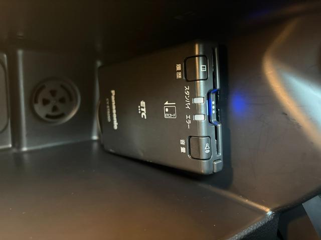 ＭＩＮＩ クーパー　純正ナビ　バックカメラ　ＬＥＤヘッドライト　オートライト　フロントフォグランプ　ユニオンジャックテールランプ　オートワイパー　ＥＴＣ車載器　純正１５インチホイール　アームレスト　キーレス（39枚目）
