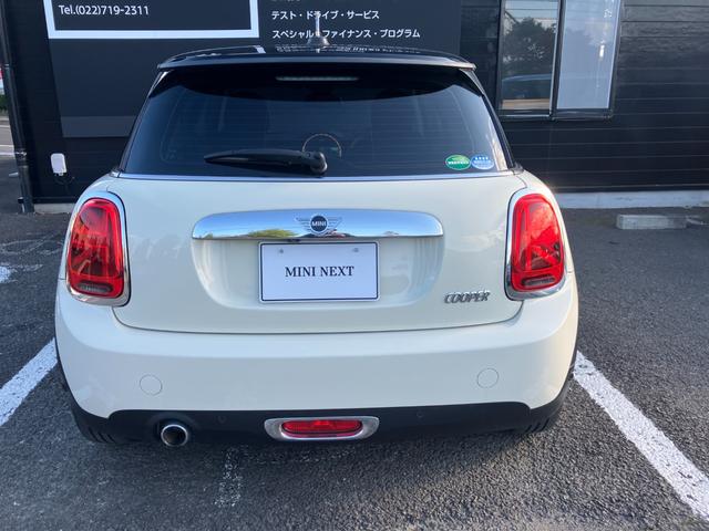ＭＩＮＩ クーパー　ナビ　リアカメラ　ＬＥＤヘッドライト　純正１５インチホイール　リアカメラ　オートライト　オートワイパー　ＰＤＣセンサー　前車追従クルーズコントロール　衝突被害軽減ブレーキ　パーキングアシスト（15枚目）
