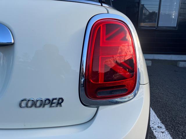 ＭＩＮＩ クーパー　ナビ　リアカメラ　ＬＥＤヘッドライト　純正１５インチホイール　リアカメラ　オートライト　オートワイパー　ＰＤＣセンサー　前車追従クルーズコントロール　衝突被害軽減ブレーキ　パーキングアシスト（18枚目）