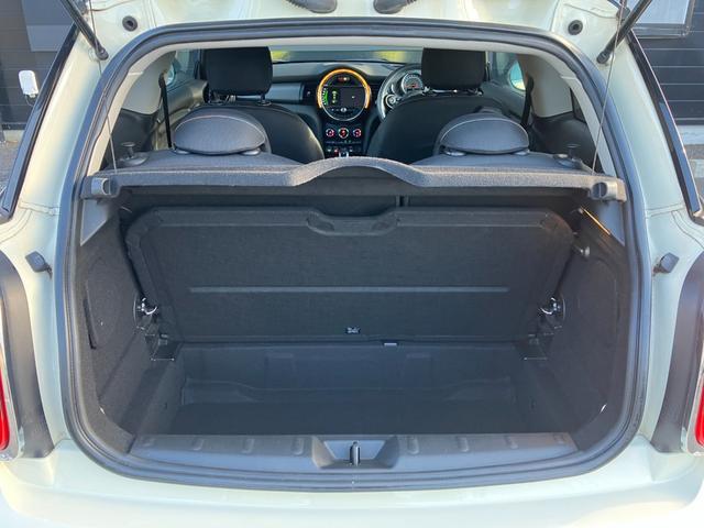 ＭＩＮＩ クーパー　ナビ　リアカメラ　ＬＥＤヘッドライト　純正１５インチホイール　リアカメラ　オートライト　オートワイパー　ＰＤＣセンサー　前車追従クルーズコントロール　衝突被害軽減ブレーキ　パーキングアシスト（21枚目）