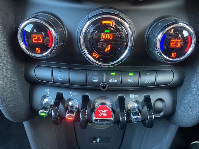 ＭＩＮＩ クーパー　ナビ　リアカメラ　ＬＥＤヘッドライト　純正１５インチホイール　リアカメラ　オートライト　オートワイパー　ＰＤＣセンサー　前車追従クルーズコントロール　衝突被害軽減ブレーキ　パーキングアシスト（36枚目）