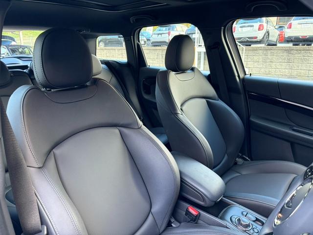 ＭＩＮＩ クーパーＤ　クロスオーバーオール４ハイランドＥＤ　ナビゲーション　ＡｐｐｌｅＣａｒｐｌａｙ　リアカメラ　ＬＥＤヘッドライト　オートライト　ユニオンジャックテールランプ　フロントフォグランプ　オートワイパー　純正１８インチホイール　ＥＴＣ２．０車載器（6枚目）