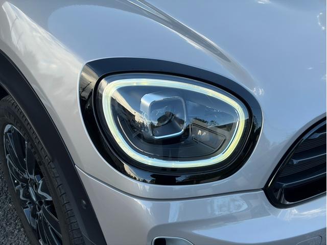 ＭＩＮＩ クーパーＤ　クロスオーバーオール４ハイランドＥＤ　ナビゲーション　ＡｐｐｌｅＣａｒｐｌａｙ　リアカメラ　ＬＥＤヘッドライト　オートライト　ユニオンジャックテールランプ　フロントフォグランプ　オートワイパー　純正１８インチホイール　ＥＴＣ２．０車載器（12枚目）