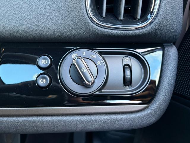 ＭＩＮＩ クーパーＤ　クロスオーバーオール４ハイランドＥＤ　ナビゲーション　ＡｐｐｌｅＣａｒｐｌａｙ　リアカメラ　ＬＥＤヘッドライト　オートライト　ユニオンジャックテールランプ　フロントフォグランプ　オートワイパー　純正１８インチホイール　ＥＴＣ２．０車載器（32枚目）