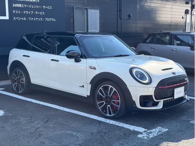 ＭＩＮＩ ジョンクーパーワークス　クラブマン　ナビ　リアカメラ　ＬＥＤヘッドライト　前車追従クルーズコントロール　衝突被害軽減ブレーキ　純正１９インチホイール　オートライト　オートワイパー　パドルシフト（9枚目）