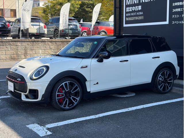 ＭＩＮＩ ジョンクーパーワークス　クラブマン　ナビ　リアカメラ　ＬＥＤヘッドライト　前車追従クルーズコントロール　衝突被害軽減ブレーキ　純正１９インチホイール　オートライト　オートワイパー　パドルシフト（10枚目）