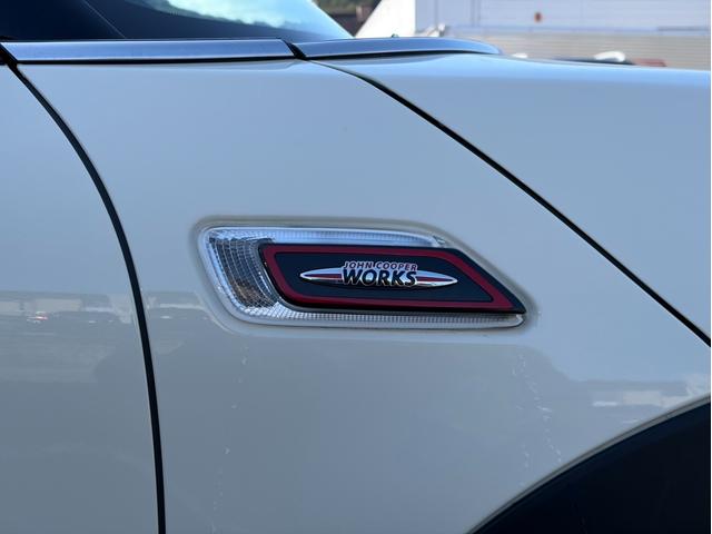 ＭＩＮＩ ジョンクーパーワークス　クラブマン　ナビ　リアカメラ　ＬＥＤヘッドライト　前車追従クルーズコントロール　衝突被害軽減ブレーキ　純正１９インチホイール　オートライト　オートワイパー　パドルシフト（13枚目）