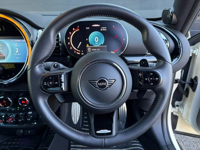 ＭＩＮＩ ジョンクーパーワークス　クラブマン　ナビ　リアカメラ　ＬＥＤヘッドライト　前車追従クルーズコントロール　衝突被害軽減ブレーキ　純正１９インチホイール　オートライト　オートワイパー　パドルシフト（24枚目）
