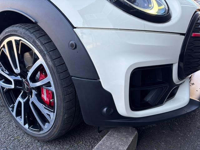 ＭＩＮＩ ジョンクーパーワークス　クラブマン　ナビ　リアカメラ　ＬＥＤヘッドライト　前車追従クルーズコントロール　衝突被害軽減ブレーキ　純正１９インチホイール　オートライト　オートワイパー　パドルシフト（44枚目）