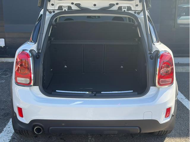 MINI クーパーD クロスオーバー オール4 ナビ リアカメラ LEDヘッドライト 純正18インチホイール PDCセンサー ETC 前車追従クルーズコントロール 衝突被害軽減ブレーキ オートライト オートワイパー シートヒーター(20枚目)