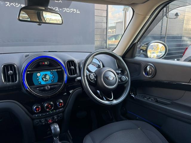 MINI クーパーD クロスオーバー オール4 ナビ リアカメラ LEDヘッドライト 純正18インチホイール PDCセンサー ETC 前車追従クルーズコントロール 衝突被害軽減ブレーキ オートライト オートワイパー シートヒーター(23枚目)