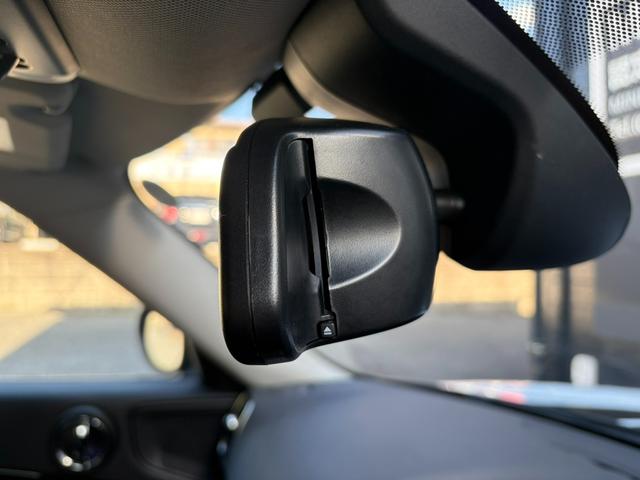 MINI クーパーD クロスオーバー オール4 ナビ リアカメラ LEDヘッドライト 純正18インチホイール PDCセンサー ETC 前車追従クルーズコントロール 衝突被害軽減ブレーキ オートライト オートワイパー シートヒーター(34枚目)