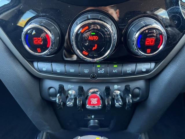 MINI クーパーD クロスオーバー オール4 ナビ リアカメラ LEDヘッドライト 純正18インチホイール PDCセンサー ETC 前車追従クルーズコントロール 衝突被害軽減ブレーキ オートライト オートワイパー シートヒーター(35枚目)