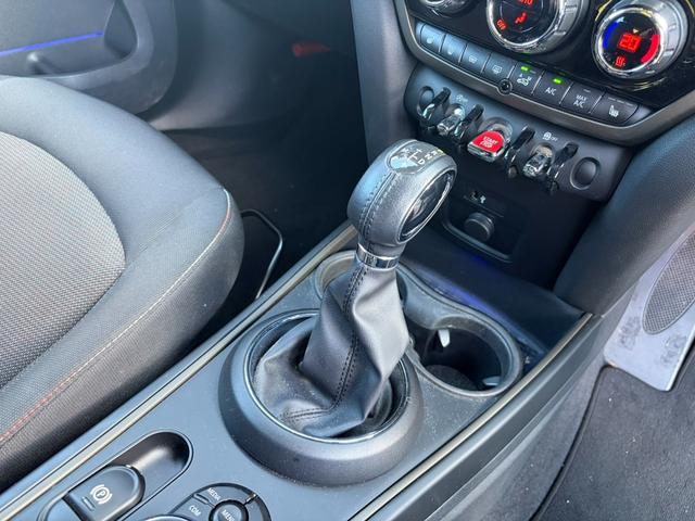 MINI クーパーD クロスオーバー オール4 ナビ リアカメラ LEDヘッドライト 純正18インチホイール PDCセンサー ETC 前車追従クルーズコントロール 衝突被害軽減ブレーキ オートライト オートワイパー シートヒーター(39枚目)