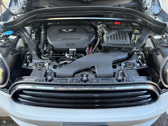 MINI クーパーD クロスオーバー オール4 ナビ リアカメラ LEDヘッドライト 純正18インチホイール PDCセンサー ETC 前車追従クルーズコントロール 衝突被害軽減ブレーキ オートライト オートワイパー シートヒーター(45枚目)