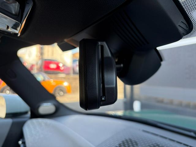 ＭＩＮＩ クーパーＳ　クラシック・トリム　純正ナビ　リアカメラ　ＬＥＤヘッドライト　全方位カメラ　純正１７インチホイール　前車追従クルーズコントロール　衝突被害軽減ブレーキ　パーキングアシスト　ＰＤＣセンサー　ヘッドアップディスプレイ（31枚目）