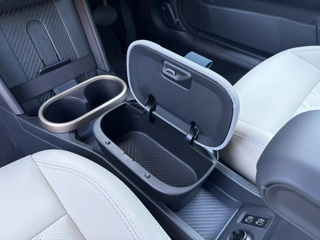 ＭＩＮＩ クーパーＳ　クラシック・トリム　純正ナビ　リアカメラ　ＬＥＤヘッドライト　全方位カメラ　純正１７インチホイール　前車追従クルーズコントロール　衝突被害軽減ブレーキ　パーキングアシスト　ＰＤＣセンサー　ヘッドアップディスプレイ（39枚目）