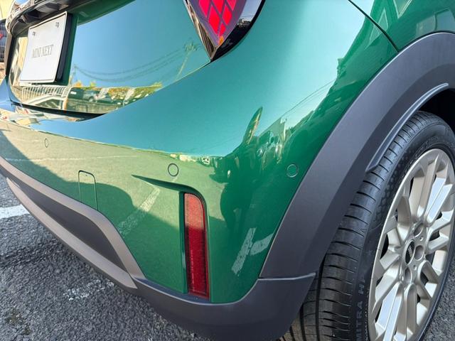 ＭＩＮＩ クーパーＳ　クラシック・トリム　純正ナビ　リアカメラ　ＬＥＤヘッドライト　全方位カメラ　純正１７インチホイール　前車追従クルーズコントロール　衝突被害軽減ブレーキ　パーキングアシスト　ＰＤＣセンサー　ヘッドアップディスプレイ（41枚目）