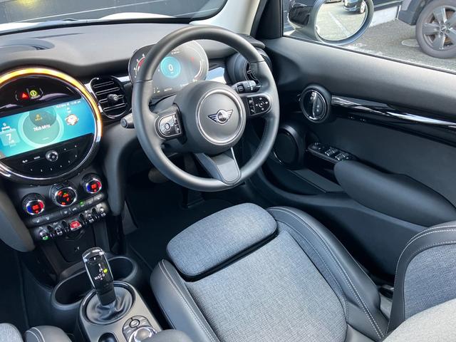 MINI クーパーD ナビゲーション リアカメラ LEDライト 前車追従クルーズコントロール 衝突被害軽減ブレーキ 純正16インチホイール オートライト オートワイパー デジタルメーター シートヒーター 電動パーキング(22枚目)