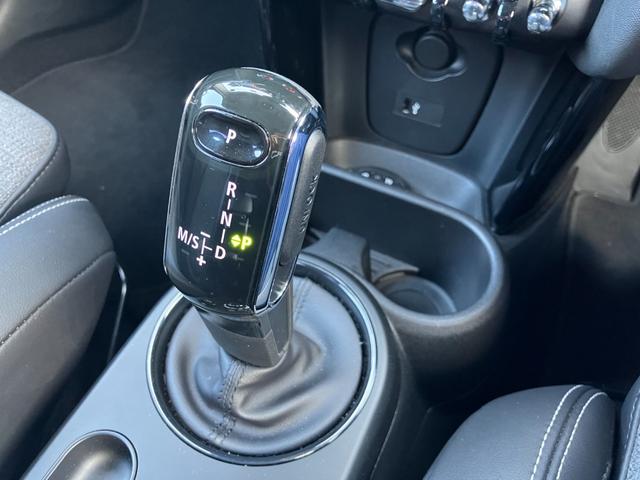 MINI クーパーD ナビゲーション リアカメラ LEDライト 前車追従クルーズコントロール 衝突被害軽減ブレーキ 純正16インチホイール オートライト オートワイパー デジタルメーター シートヒーター 電動パーキング(36枚目)