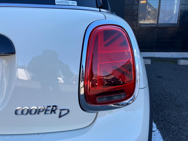 ＭＩＮＩ クーパーＤ　ナビゲーション　リアカメラ　ＬＥＤライト　純正１６インチホイール　前車追従クルーズコントロール　前後ＰＤＣセンサー　衝突被害軽減ブレーキ　デジタルスピードメーター　オートライト　オートワイパー（18枚目）