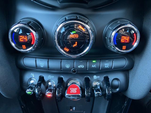 ＭＩＮＩ クーパーＤ　ナビゲーション　リアカメラ　ＬＥＤライト　純正１５インチホイール　衝突被害軽減ブレーキ　オートライト　オートワイパー　パワーステアリング　ボンネットストライプ　ＭＴモード付　ＥＴＣ車載器装備（34枚目）