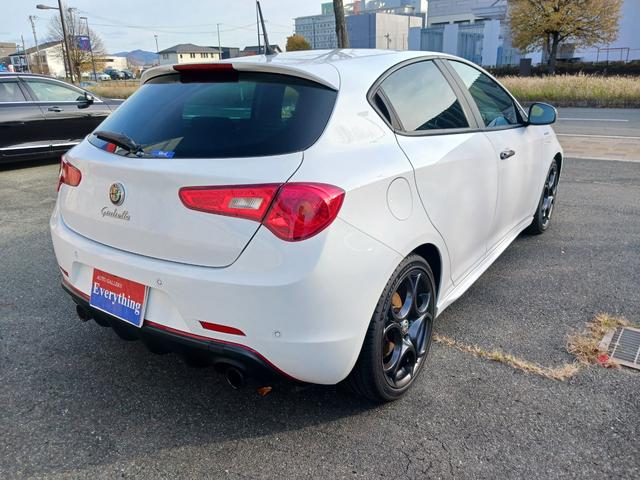 ジュリエッタ ヴェローチェ ブラックレザーシート・ブラックアルミホイール・ドラレコ・ナビ・テレビ・バックカメラ・キーレススペアキー(8枚目)