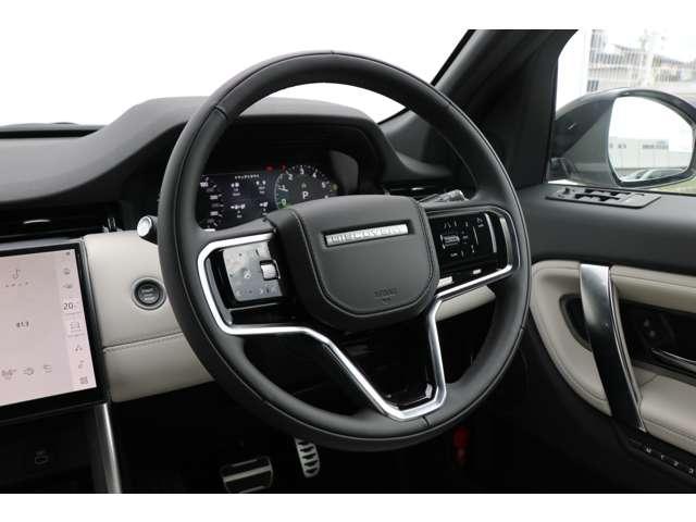 アダプティブクルーズコントロールなど、様々な要素をステアリングから手を放すことなく操作可能です。