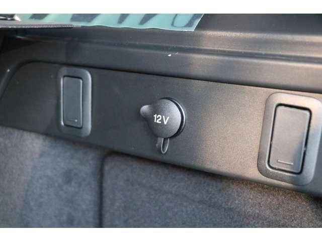 レンジローバーヴェラール S D200 黒革 20AW リアシートリリースレバー ダイナミックモード ACC ETC2.0 無接点充電 USB充電口 シートH&C(36枚目)