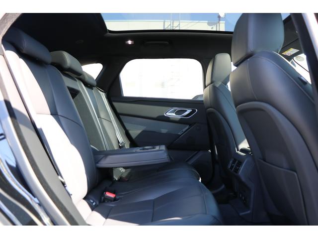 レンジローバーヴェラール ダイナミック SE P400e ブラックエクステリアパック 固定式サンルフ ACC ETC2.0 無接点充電 USB充電口 フロントシートH&C 20インチAW PHEV 黒革(19枚目)